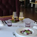 Chateau De Maubreuil ホテル