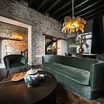 Chateau De Maubreuil 5* 꺄르끄푸
