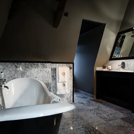 Chateau De Maubreuil 5*