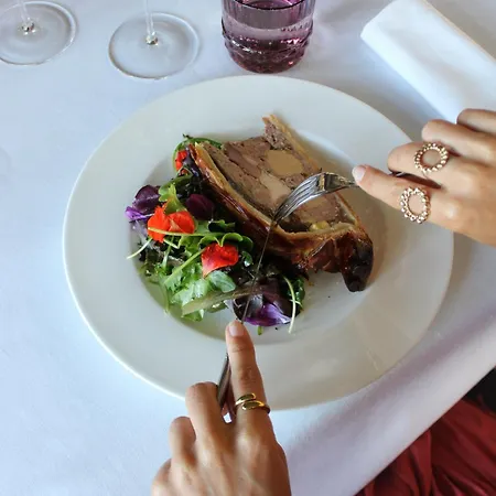 Chateau De Maubreuil