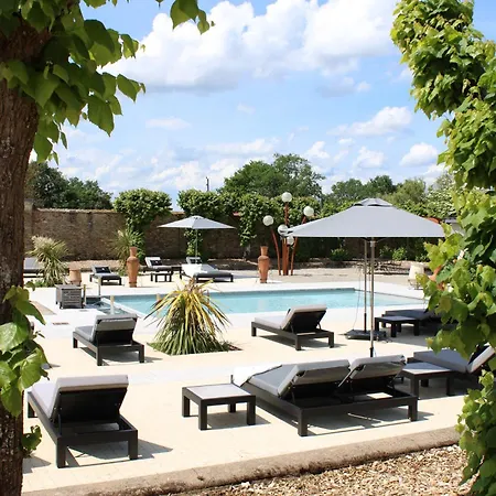 Chateau De Maubreuil Отель Каркфу