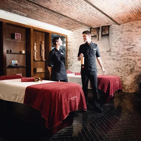 Chateau De Maubreuil 5*