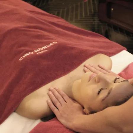 Chateau De Maubreuil 5* 꺄르끄푸