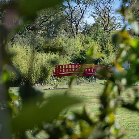 Chateau De Maubreuil Отель