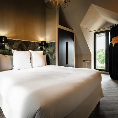 Chateau De Maubreuil 5* 꺄르끄푸
