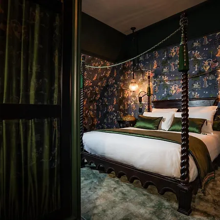호텔 Chateau De Maubreuil 5*