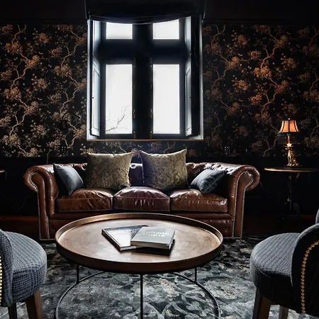 Chateau De Maubreuil 5* Каркфу