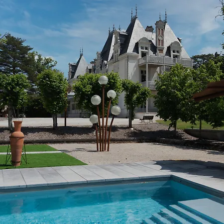 Отель Chateau De Maubreuil