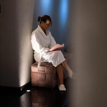 Chateau De Maubreuil 5* Каркфу