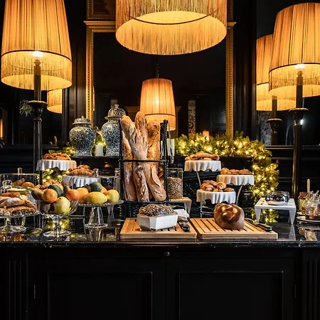 Chateau De Maubreuil Отель 5*