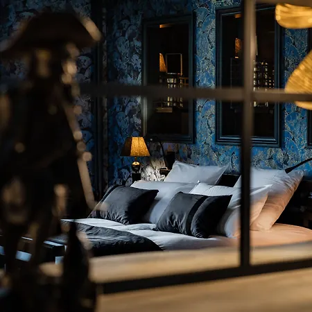 Chateau De Maubreuil Отель