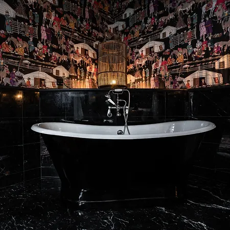 Chateau De Maubreuil Отель 5*