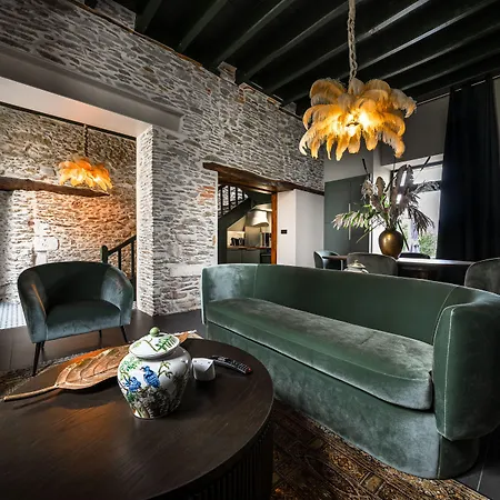 Chateau De Maubreuil 5* 꺄르끄푸