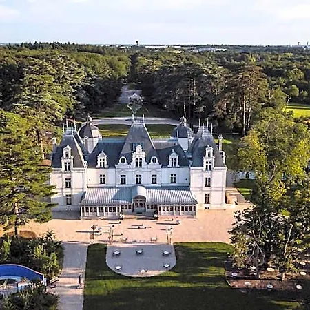 Chateau De Maubreuil Hotel