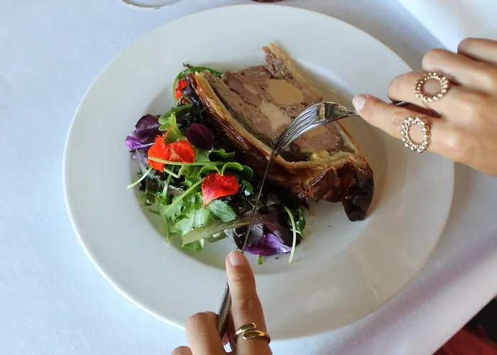 Chateau De Maubreuil