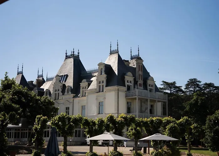 Chateau De Maubreuil 5* Carquefou