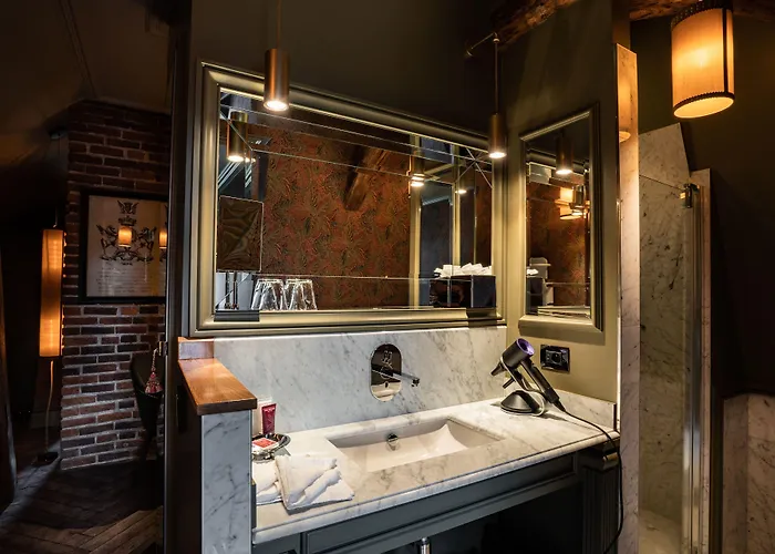 Chateau De Maubreuil